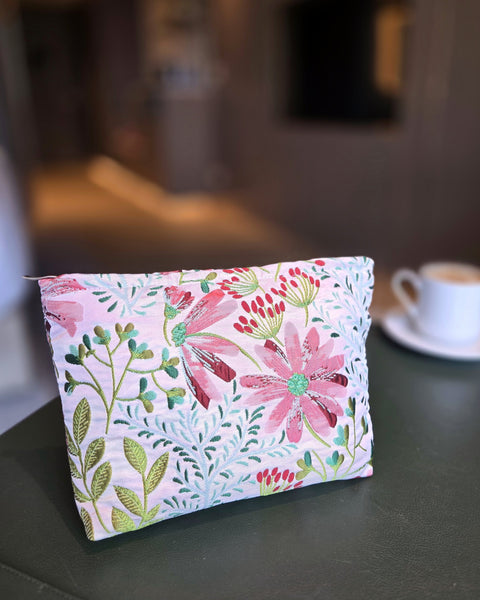Floraison 刺繡花卉收納包｜粉薊花