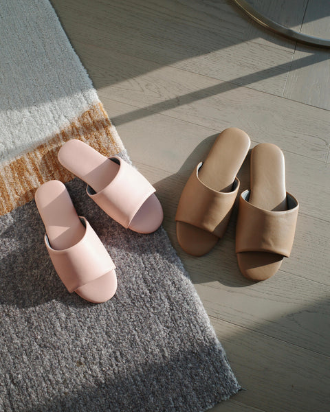 Líný 羊皮開口室內拖鞋｜慵懶駱駝